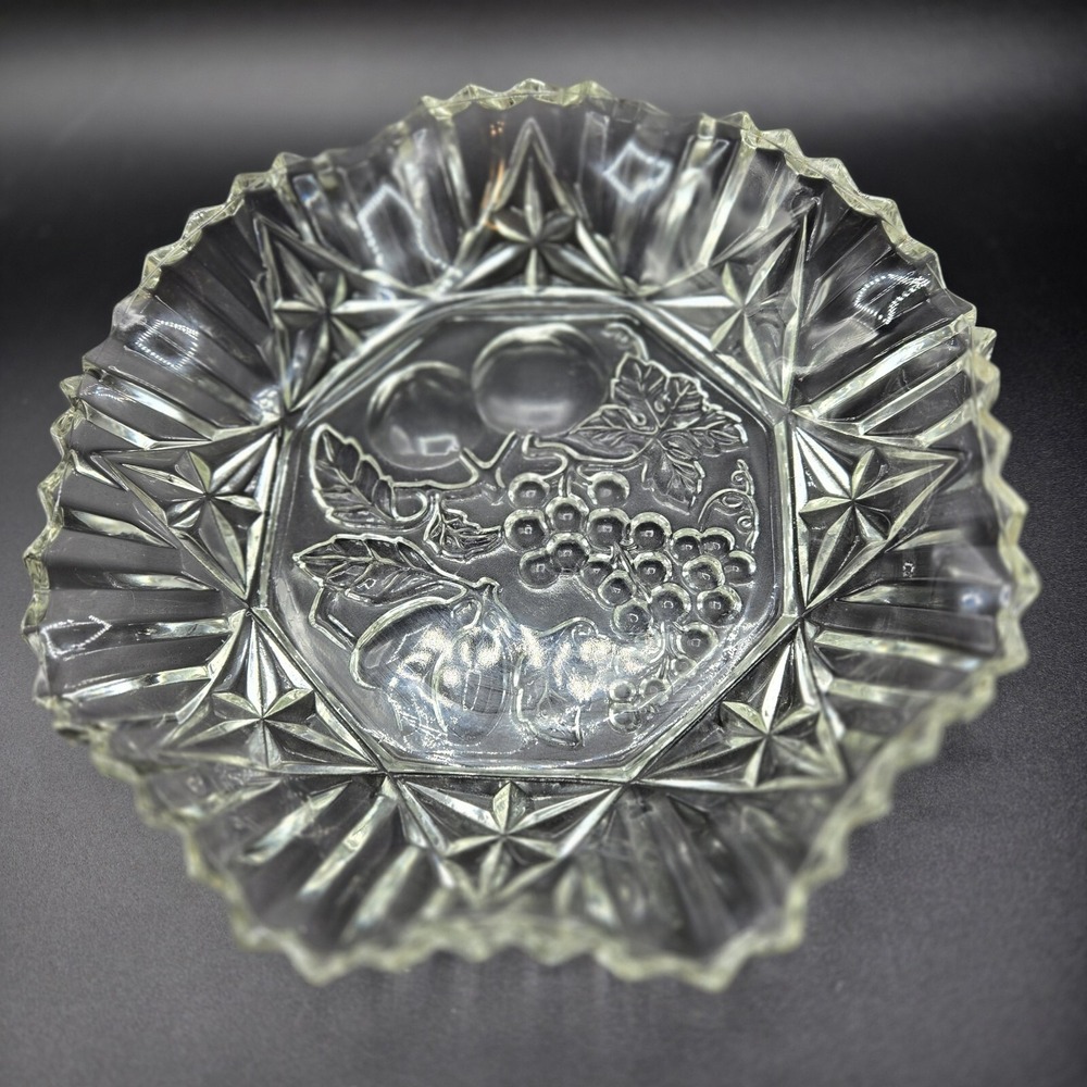 Vintage Federal Glass Pioneer Intaglio Pattern Ruffled Edge Bowl Fruit Center